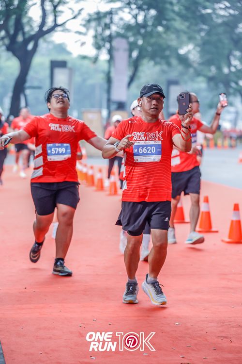 Race photo from ONE RUN 10K 2025