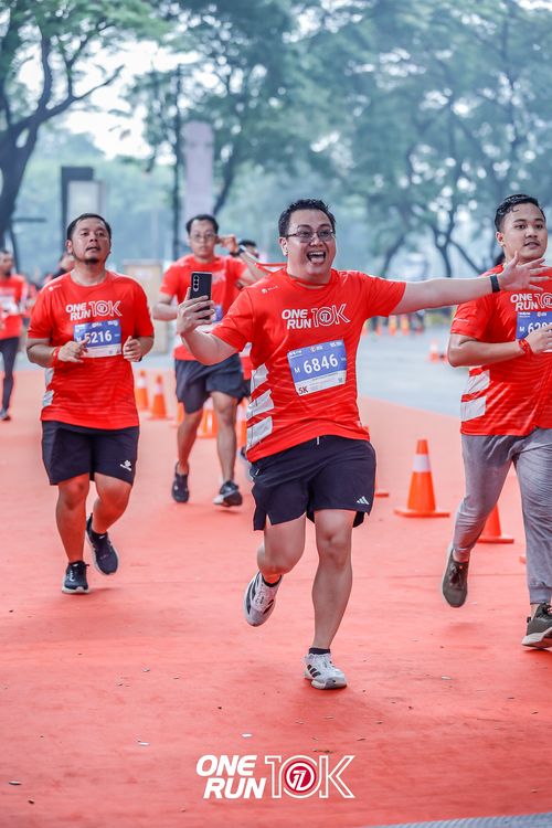 Race photo from ONE RUN 10K 2025