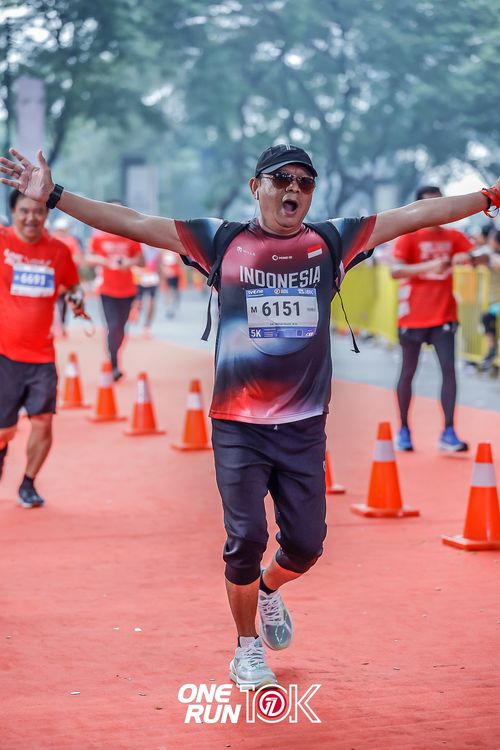 Race photo from ONE RUN 10K 2025
