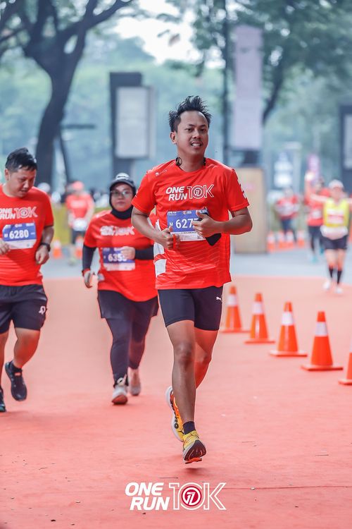 Race photo from ONE RUN 10K 2025