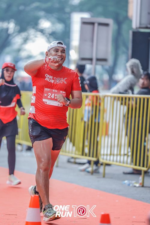 Race photo from ONE RUN 10K 2025