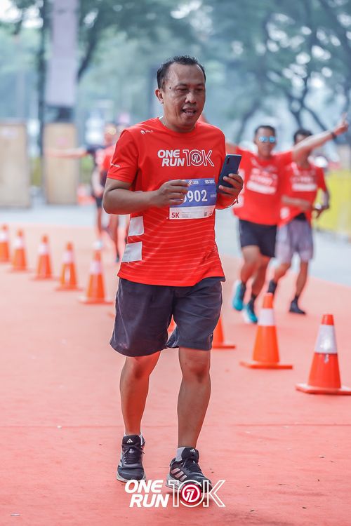 Race photo from ONE RUN 10K 2025