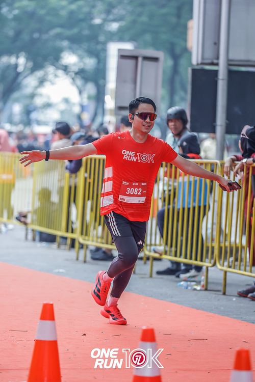 Race photo from ONE RUN 10K 2025