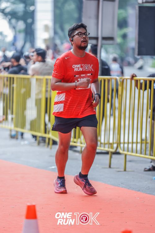 Race photo from ONE RUN 10K 2025