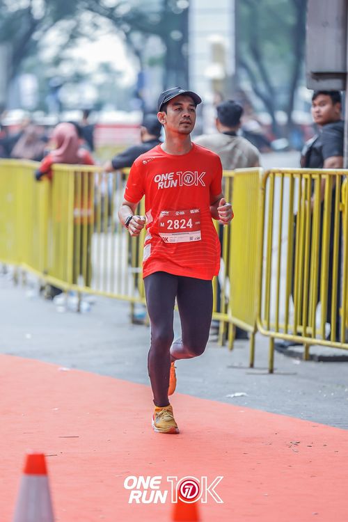 Race photo from ONE RUN 10K 2025