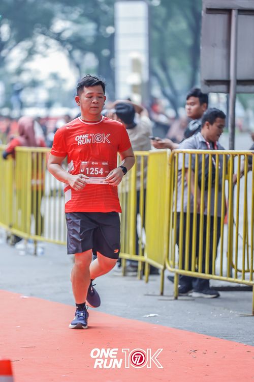 Race photo from ONE RUN 10K 2025