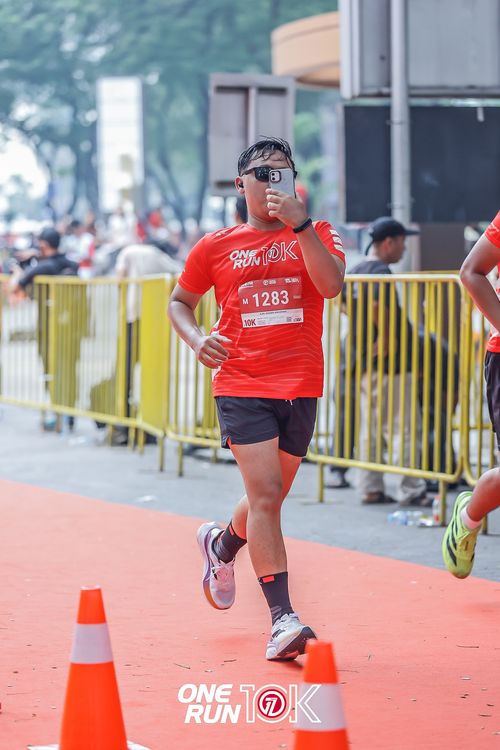 Race photo from ONE RUN 10K 2025