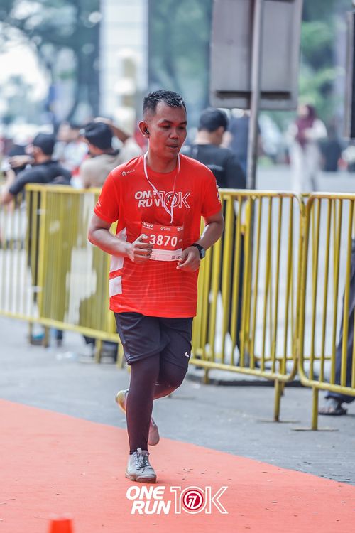 Race photo from ONE RUN 10K 2025