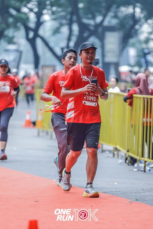 Race photo from ONE RUN 10K 2025