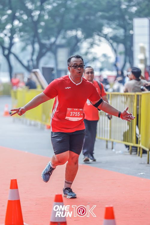 Race photo from ONE RUN 10K 2025