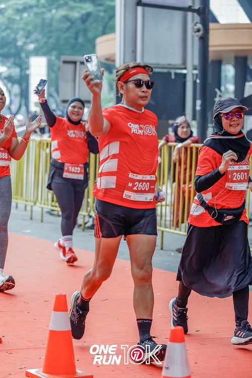 Race photo from ONE RUN 10K 2025