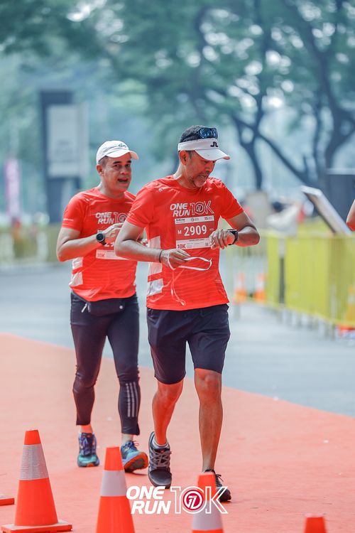 Race photo from ONE RUN 10K 2025