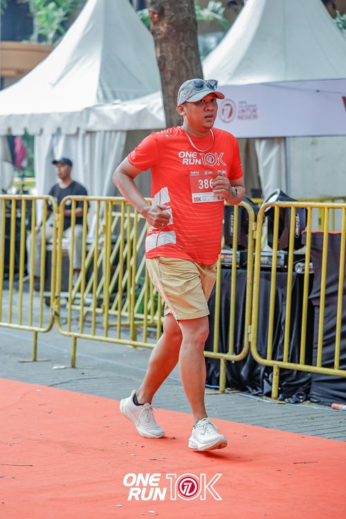 Race photo from ONE RUN 10K 2025