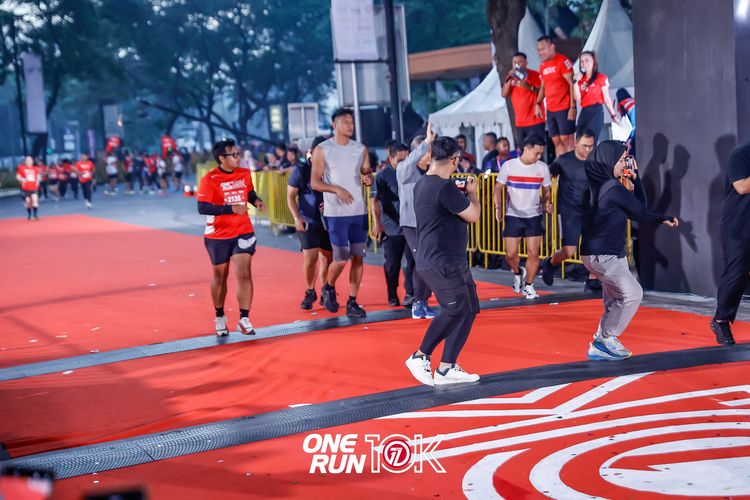 Race photo from ONE RUN 10K 2025