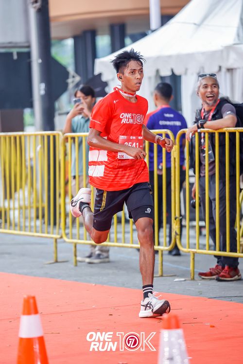 Race photo from ONE RUN 10K 2025