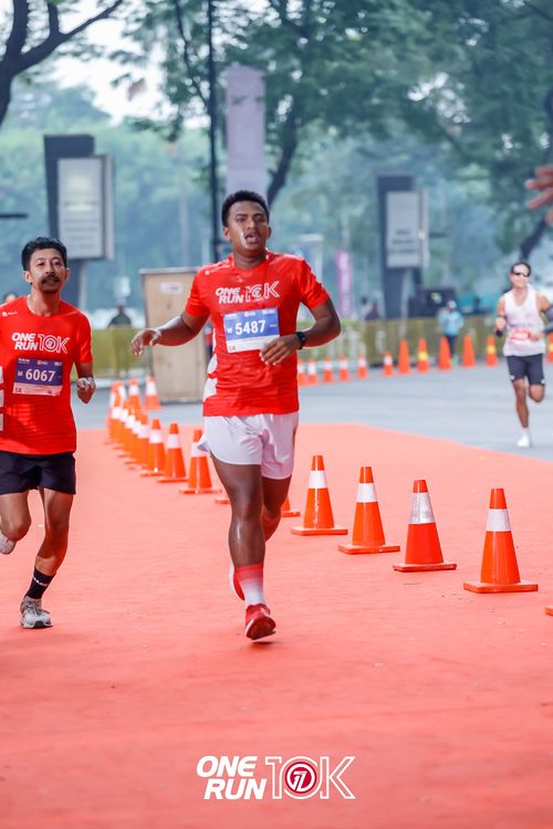 Race photo from ONE RUN 10K 2025