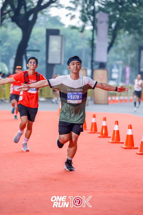 Race photo from ONE RUN 10K 2025