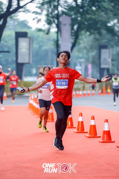 Race photo from ONE RUN 10K 2025