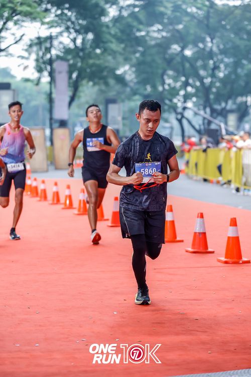 Race photo from ONE RUN 10K 2025
