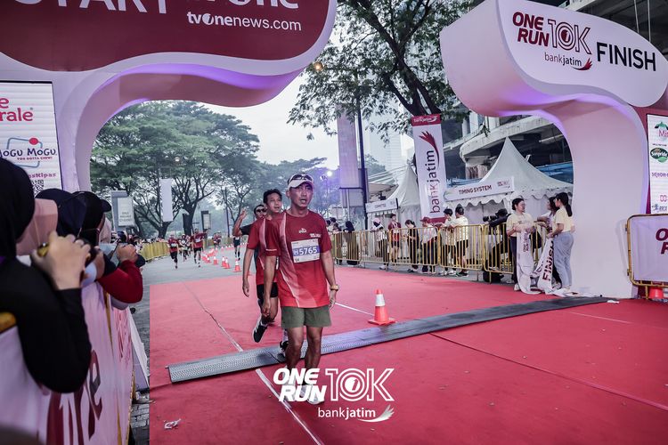 Race photo from ONE RUN 10 K