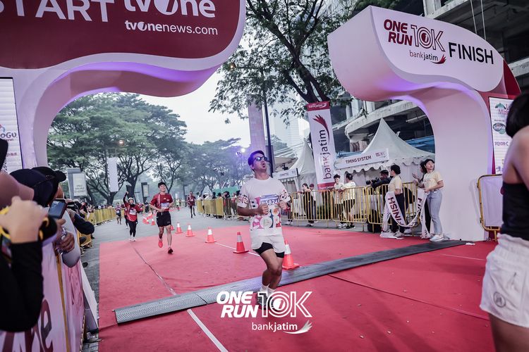 Race photo from ONE RUN 10 K
