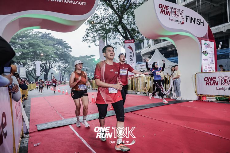 Race photo from ONE RUN 10 K