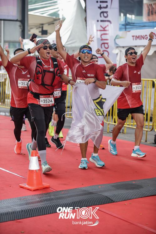 Race photo from ONE RUN 10 K