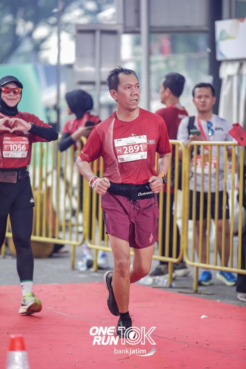Race photo from ONE RUN 10 K