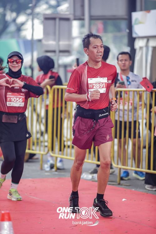 Race photo from ONE RUN 10 K