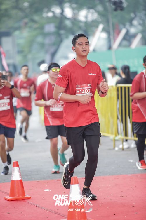 Race photo from ONE RUN 10 K