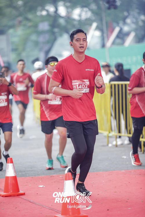 Race photo from ONE RUN 10 K
