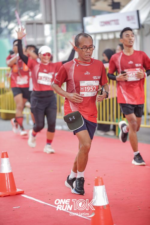 Race photo from ONE RUN 10 K