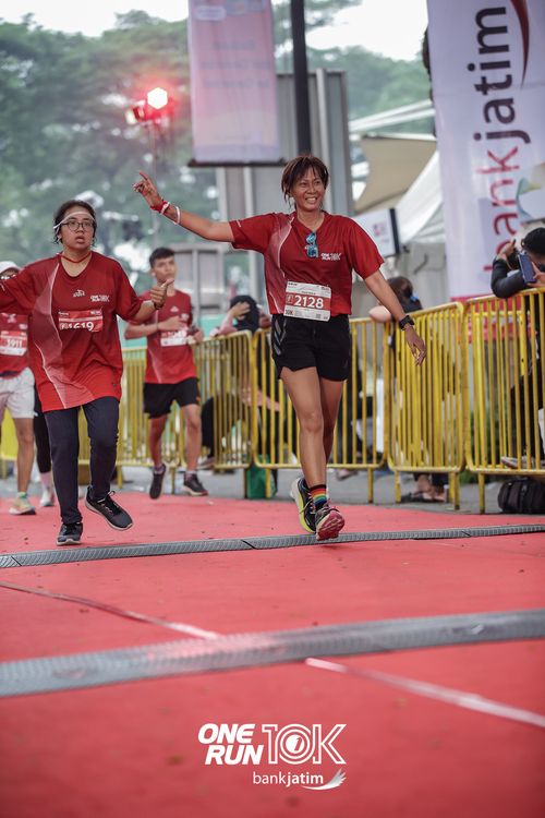 Race photo from ONE RUN 10 K