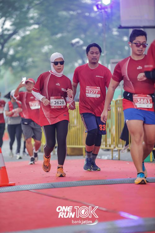 Race photo from ONE RUN 10 K