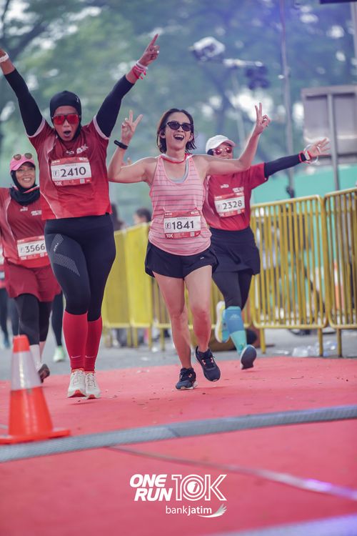 Race photo from ONE RUN 10 K
