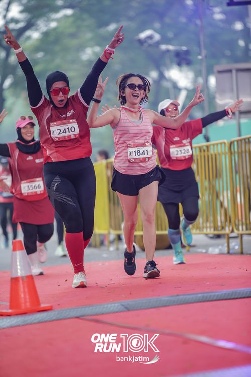 Race photo from ONE RUN 10 K