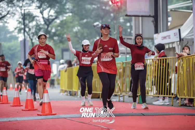 Race photo from ONE RUN 10 K