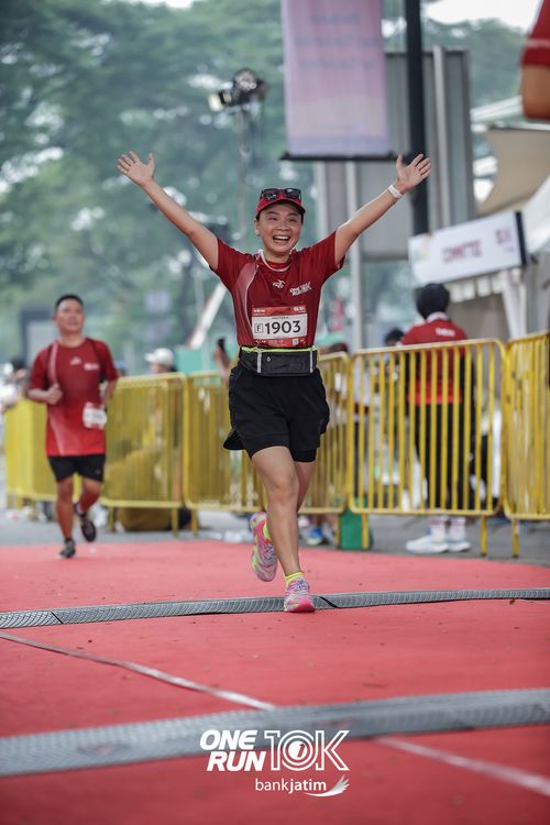 Race photo from ONE RUN 10 K