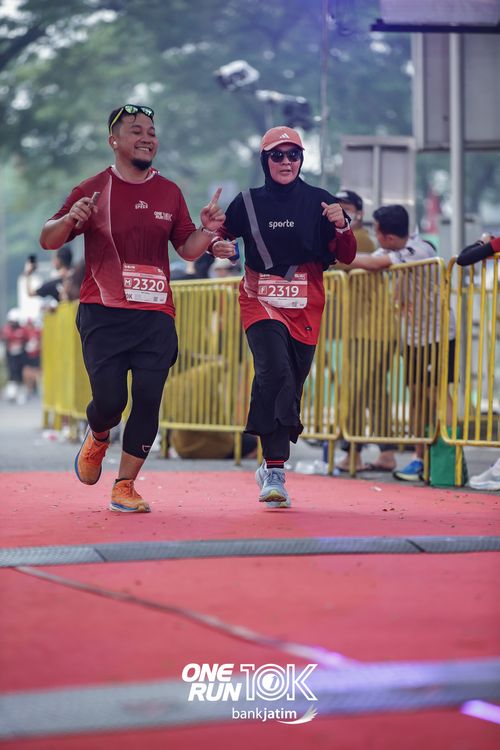 Race photo from ONE RUN 10 K
