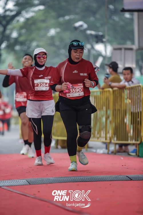 Race photo from ONE RUN 10 K
