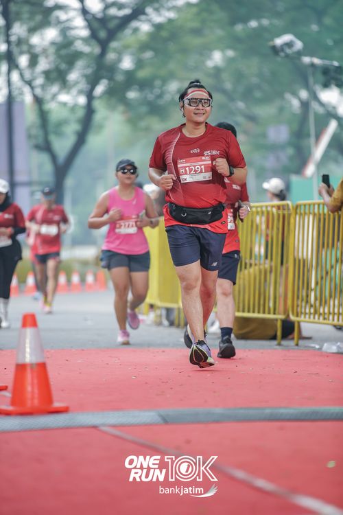Race photo from ONE RUN 10 K