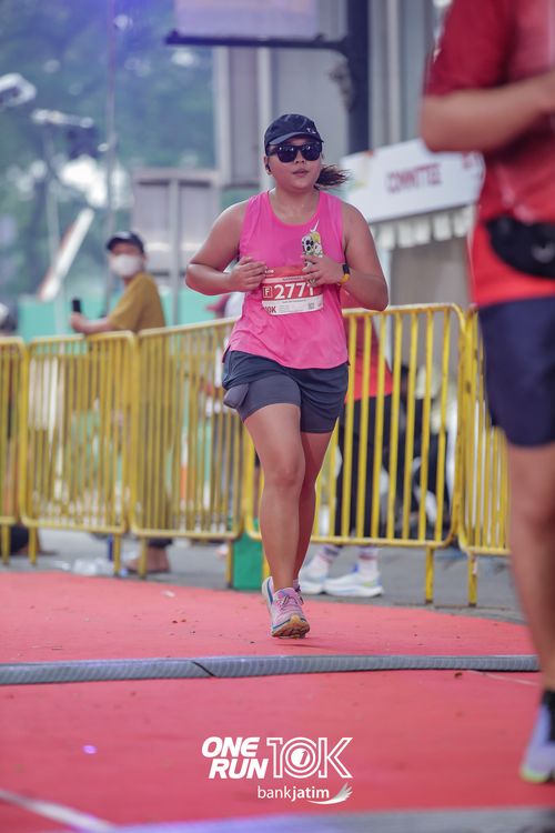 Race photo from ONE RUN 10 K