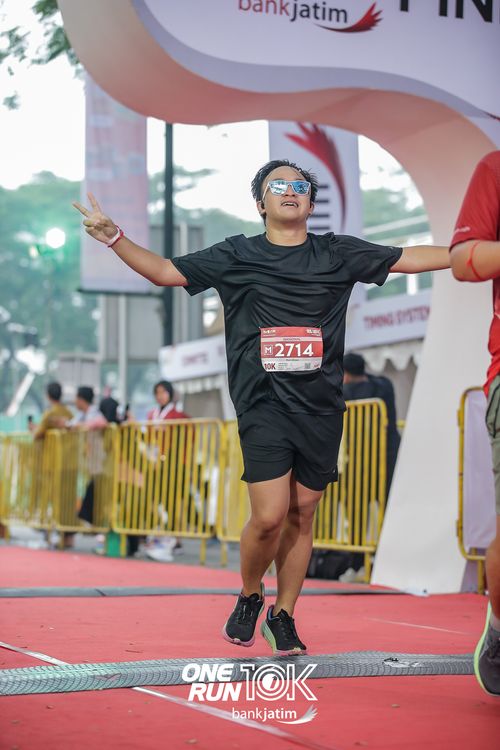 Race photo from ONE RUN 10 K