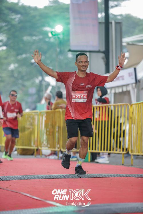 Race photo from ONE RUN 10 K