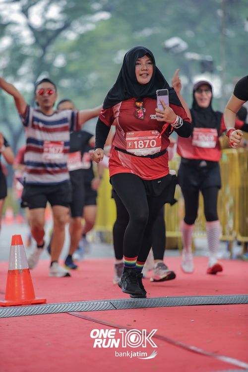 Race photo from ONE RUN 10 K
