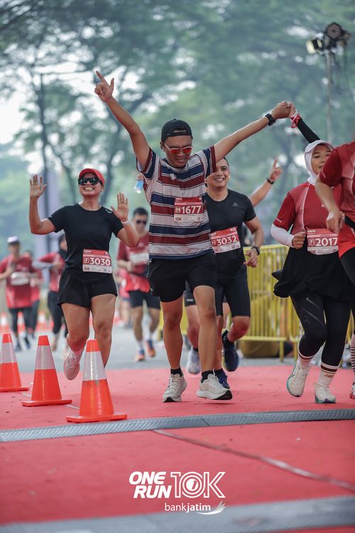 Race photo from ONE RUN 10 K