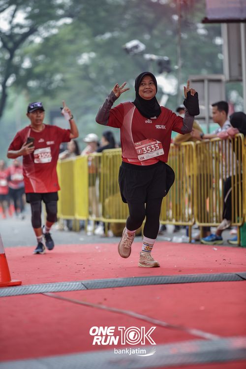Race photo from ONE RUN 10 K