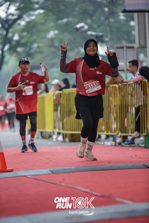 Race photo from ONE RUN 10 K