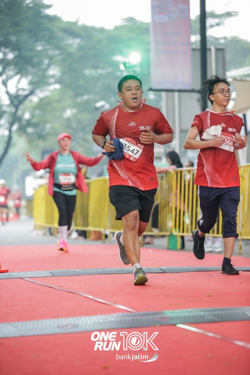 Race photo from ONE RUN 10 K