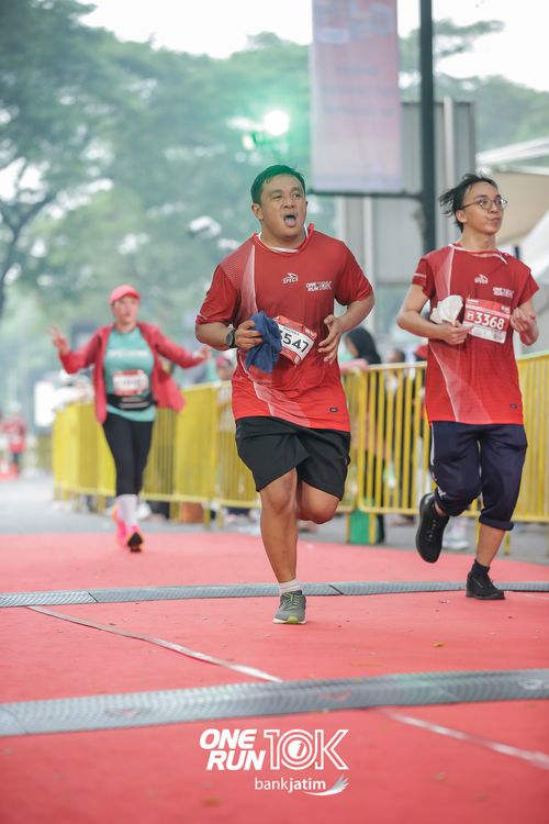 Race photo from ONE RUN 10 K